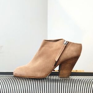 BEAUTIFUL DOLCE VITA TAN SUEDE LEATHER SLIP ON BOOTIES SZ 7.5